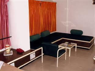 Hotel Aditya Rajkot Exterior foto