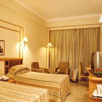 Hotel Aditya Rajkot Exterior foto